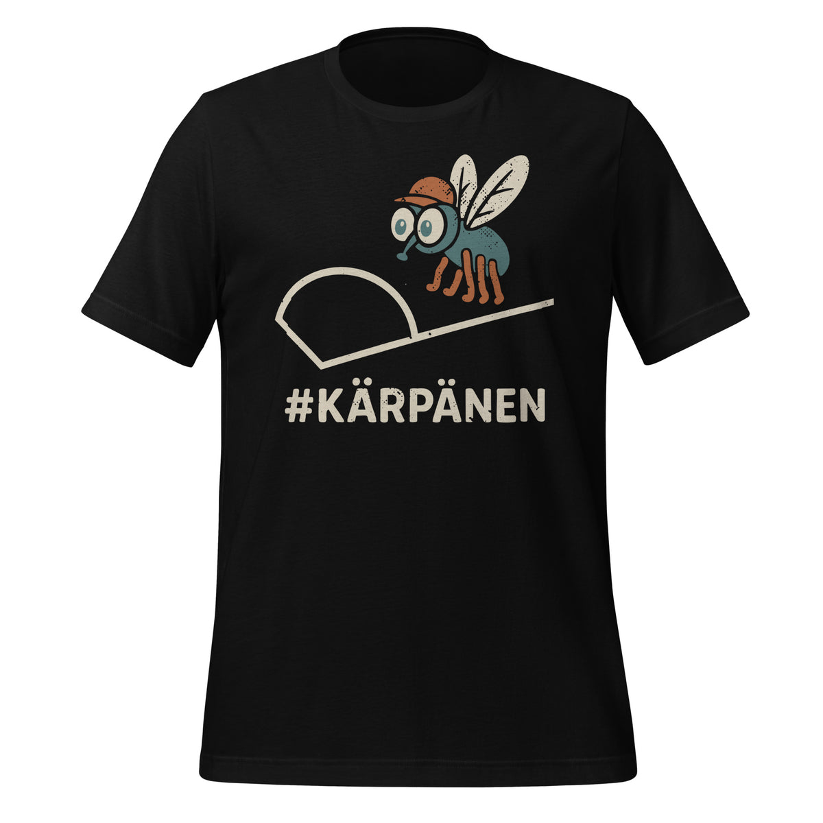 T-paita, jossa piirretty kärpänen lippalakissa ja pesä, sekä teksti #KÄRPÄNEN. Hauska paita lajin tunteville.
