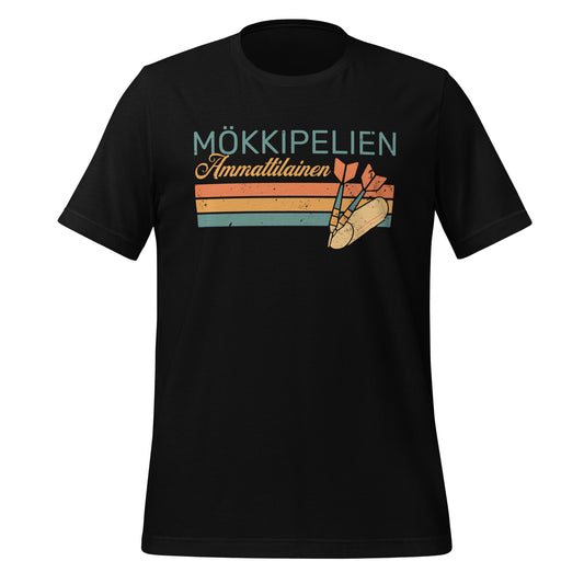 Mökkipelien ammattilainen - musta t-paita, jossa retrotyyliset raidat ja grafiikka. Hauska ja nostalginen paita pelihenkiselle mökkeilijälle.