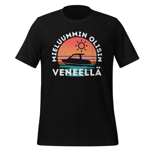 T-paita tekstillä "Mieluummin olisin veneellä" ja kuvalla veneestä auringonlaskussa. Retrohenkinen design vesillä viihtyville.